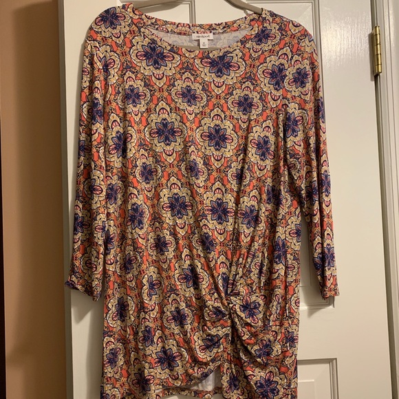 Westport Tops - NWOT! Westport Patterned blouse with knot detail